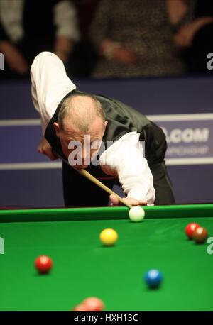 STEVE DAVIS ANGLETERRE ANGLETERRE ANGLETERRE SHEFFIELD CRUCIBLE LE 19 AVRIL 2010 Banque D'Images