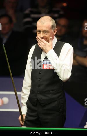 STEVE DAVIS ANGLETERRE ANGLETERRE ANGLETERRE SHEFFIELD CRUCIBLE LE 19 AVRIL 2010 Banque D'Images