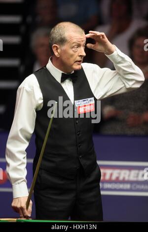 STEVE DAVIS ANGLETERRE ANGLETERRE ANGLETERRE SHEFFIELD CRUCIBLE LE 19 AVRIL 2010 Banque D'Images