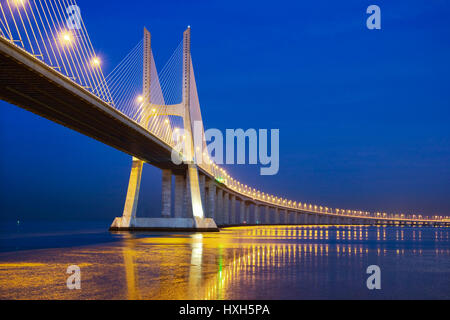 Le pont Vasco de Gama, Lisbonne, Portugal Banque D'Images