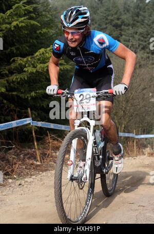 SAMUEL SCHULTZ COUPE DU MONDE DE VÉLO DE MONTAGNE UCI DALBY FOREST YORKSHIRE ANGLETERRE 25 Avril 2010 Banque D'Images