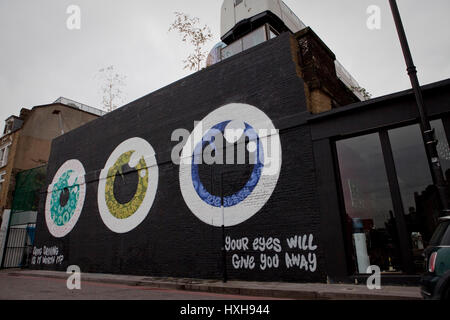 Peinture murale SUR GREAT EASTERN STREET JIMI CRAYON & TERRAL PENSEZ ! GR GREAT EASTERN Street Londres Royaume-uni 29 Septembre 2009 Banque D'Images