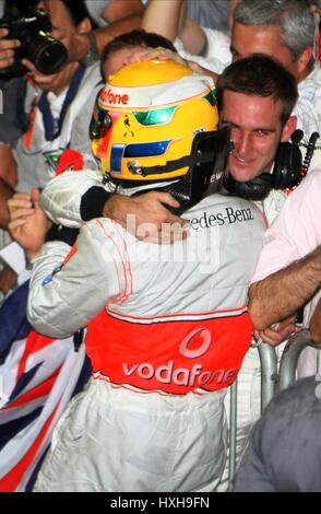 LEWIS HAMILTON MCLAREN MERCE CÉLÈBRE WORLD CHAMPIONSHIP INTERLAGOS BRÉSIL 02 Novembre 2008 Banque D'Images