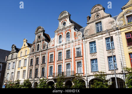 Façades de style baroque flamand de la Grand Place, Arras, Pas-de-Calais, France Banque D'Images