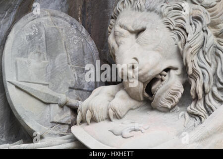 Löwendenkmal : 'le plus triste et émouvant morceau de pierre dans le monde" (Mark Twain) - close-up Banque D'Images