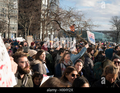 Les manifestants se rassembleront à Battery Park, NYC pour exprimer leur opposition au président musulman du Trump interdiction de voyager. Banque D'Images