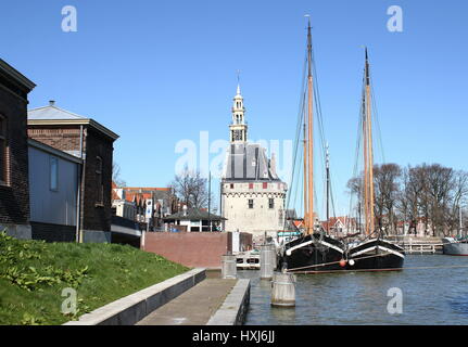 16e siècle Hoofdtoren ('Main Tower), dernier vestige de la muraille qui entoure la vieille ville de Hoorn, Hollande du Nord, Pays-Bas. Banque D'Images