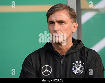 Stuttgart, Allemagne. Mar 28, 2017. L'entraîneur de l'Allemagne, Stefan Kuntz, avant l'U-21 de football match amical international entre l'Allemagne et le Portugal au stade de Gazi à la Waldau à Stuttgart, Allemagne, 28 mars 2017. Photo : Deniz Calagan/dpa/Alamy Live News Banque D'Images