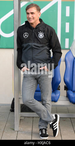 Stuttgart, Allemagne. Mar 28, 2017. L'entraîneur de l'Allemagne, Stefan Kuntz, avant l'U-21 de football match amical international entre l'Allemagne et le Portugal au stade de Gazi à la Waldau à Stuttgart, Allemagne, 28 mars 2017. Photo : Deniz Calagan/dpa/Alamy Live News Banque D'Images