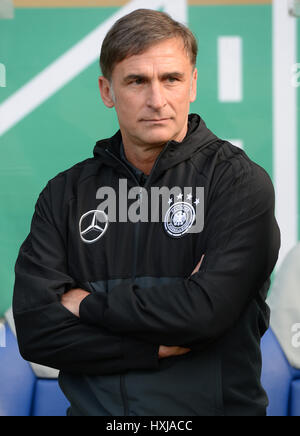 Stuttgart, Allemagne. Mar 28, 2017. L'entraîneur de l'Allemagne, Stefan Kuntz, avant l'U-21 de football match amical international entre l'Allemagne et le Portugal au stade de Gazi à la Waldau à Stuttgart, Allemagne, 28 mars 2017. Photo : Deniz Calagan/dpa/Alamy Live News Banque D'Images