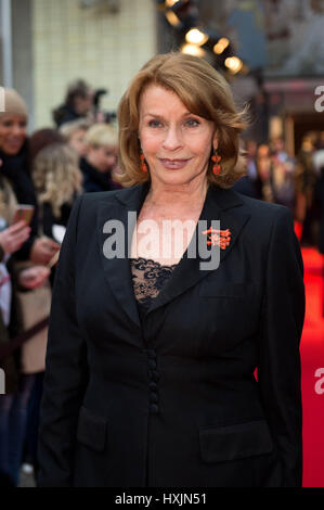 Berlin, Allemagne. Mar 29, 2017. Actrice, Senta Berger, sur le tapis rouge à la Jupiter Awards show à Berlin, 29 mars 2017. Photo : Silas Stein/dpa/Alamy Live News Banque D'Images