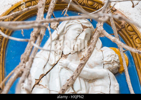 Mosaïque de la Vierge Marie et l'enfant Jésus en ruines Banque D'Images