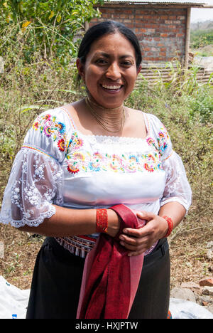 Equateur - femme robe traditionnel équatorien dans un jour de fête Banque D'Images