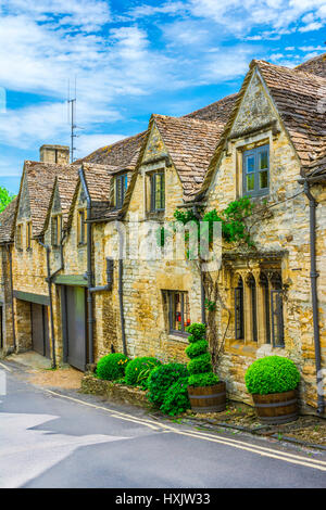 Vieille maison à Burford, Angleterre Banque D'Images