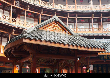 Chengdu-Luodai, province du Sichuan, Chine - Feb 19, 2015 : l'architecture traditionnelle chinoise dans un roudhouse Hakka Banque D'Images