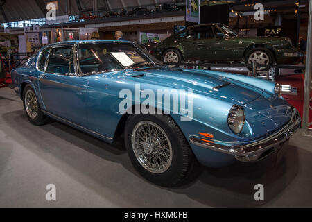 Grand tourer voiture Maserati Mistral 3700 (type AM109), 1967. Plus grand d'Europe Exposition de voitures classiques 'RETRO' classiques Banque D'Images