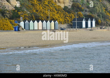 Branksome Chine plage de Bournemouth dans le Dorset sur un matin de printemps, les nuages soleil occasionnelles. Banque D'Images