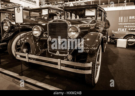 STUTTGART, ALLEMAGNE - Mars 02, 2017 : Vintage car Dodge Brothers Six Standard, 1928. Sépia. Plus grand d'Europe Exposition de voitures classiques 'RETRO' classiques Banque D'Images