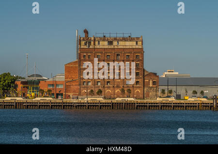 C'est Port Adélaïde Adélaïde et port principal et zone du quai est plein de bâtiments historiques et des services industriels pour la ville Banque D'Images