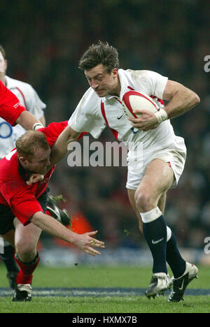 DAN LUGER & MARTYN WILLIAMS PAYS DE GALLES V ANGLETERRE SIX NATIONS MILLENNIUM STADIUM Cardiff au Pays de Galles 22 Février 2003 Banque D'Images