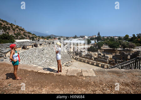 Demre, Antalya, Turquie - 28 août 2014 : amphithéâtre romain à Myra, ancienne capitale de la Lycie près de Demre, côte lycienne, Côte Turquoise, l'Anatolie, Tu Banque D'Images