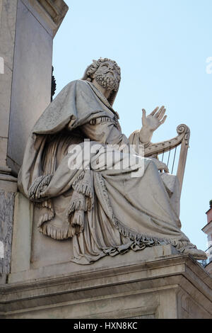 Le roi David par Tadolini sur la colonne de l'Immaculée Conception sur la Piazza Mignanelli à Rome, Italie Banque D'Images