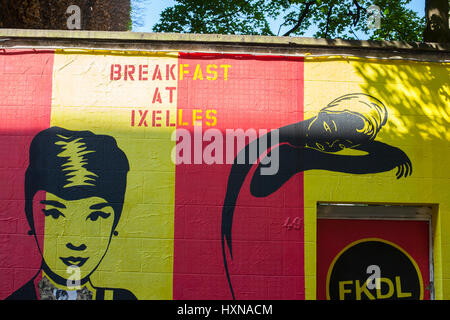 Audrey Hepburn peinture murale 'petit-déjeuner à Ixelles sur la rue où elle est née, Rue Keyenveld, Ixelles, Bruxelles, Belgique Banque D'Images