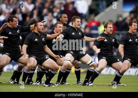 KIWI'S EFFECTUER LE HAKA Nouvelle-zélande V ANGLETERRE LONDRES TWICKENHAM ANGLETERRE 05 Novembre 2006 Banque D'Images