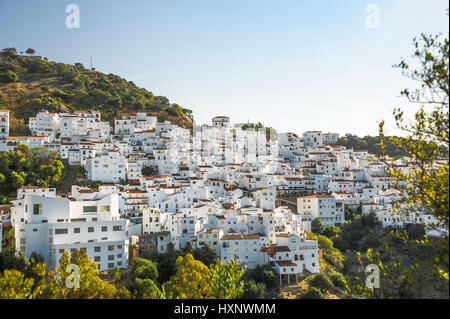 Casares village, les villages blancs d'Andalousie, Sierra Bermeja, la province de Málaga, Espagne Banque D'Images