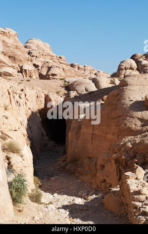 Jordanie : le Djinn blocks, monuments funéraires nommé d'après le djinn, un esprit arabe, sur la route de la Siq, l'entrée principale de Petra Banque D'Images