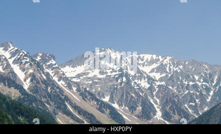 Hotaka regardent de montagnes et ciel bleu à kamikochi japon Banque D'Images