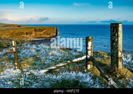 Le genou, un bloc de la mer au large de Duncansby Head, près de John O' Groats, Caithness, Ecosse, Royaume-Uni Banque D'Images