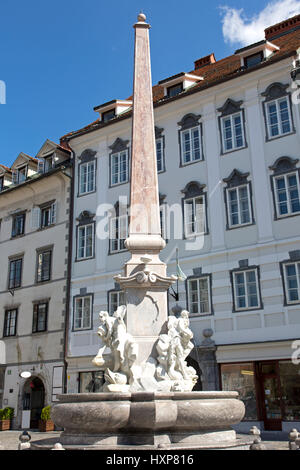 Robba fontaine à Town Square, Ljubljana, Slovénie Banque D'Images