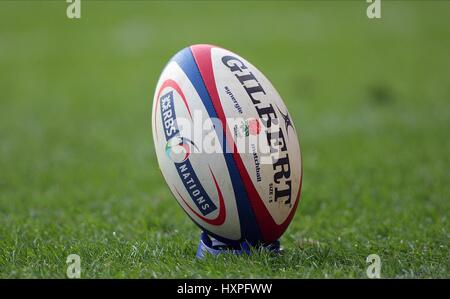 GILBERT RBS SIX NATIONS BALL BALLE OFFICIELLE DES SIX NATIONS TWICKENHAM MIDDLESEX ANGLETERRE 21 Mars 2009 Banque D'Images