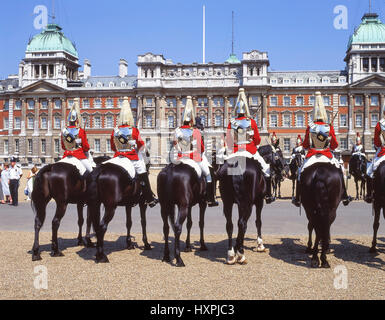 Cérémonie De Relève De La Garde, Défilé Des Gardes Du Cheval, Whitehall, Cité De Westminster, Grand Londres, Angleterre, Royaume-Uni Banque D'Images