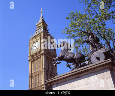 Big Ben tour de l'horloge et Statue de Boudicca Westminster Bridge, City of westminster, Greater London, Angleterre, Royaume-Uni Banque D'Images