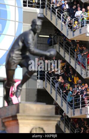 STATUE DE TWICKENHAM RUGBY FANS Nouvelle-zélande Nouvelle-zélande V V L'AUSTRALIE LONDRES ANGLETERRE TWICKENHAM 31 Octobre 2015 Banque D'Images