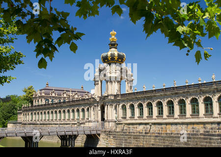 Allemagne, Saxe, Dresde, kennel (côté sud) porte la couronne avec longues galeries (aucune communication, seulement), autorisant l'éditorial Deutschland,USA,Dresden,Zwinge Banque D'Images