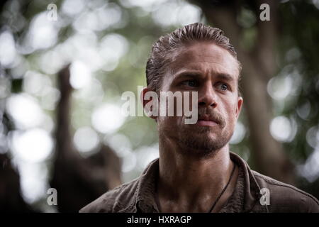 DATE DE SORTIE : Avril 14, 2017 Title : La cité perdue de Z STUDIO : Amazon Studios Réalisateur : James Gray PLOT : un véritable drame de la vie, centré sur l'explorateur britannique Colonel Percival Fawcett, qui a disparu lors de la recherche d'une ville mystérieuse dans l'Amazonie dans les années 1920 AVEC : Charlie Hunnam que Percy Fawcett (Crédit : © Amazon Studios/photos) Banque D'Images