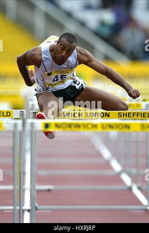 COLIN JACKSON 110 mètres haies STADE DON VALLEY SHEFFIELD 30 Juin 2002 Banque D'Images