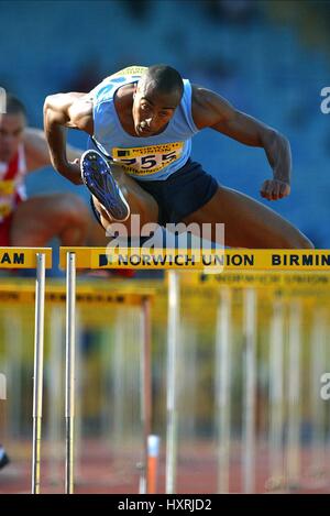 COLIN JACKSON 110 mètres haies ALEXANDER STADIUM BIRMINGHAM ENGLAND 13 Juillet 2002 Banque D'Images