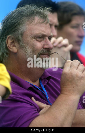 GEOFF CAPES ATHLETICS ENTRAÎNEUR DE MANCHESTER CITY OF MANCHESTER STADIUM 15 Juin 2002 Banque D'Images