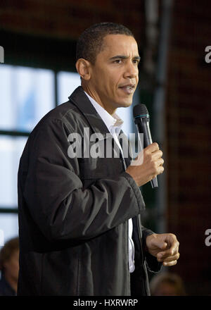 Le sénateur de l'Illinois Barack Obama la tenue d'un rassemblement électoral au Port de Burlington, Iowa, pendant l'élection présidentielle démocratique 2008 caucus. Banque D'Images