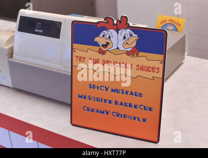 Los Angeles, USA. Mar 29, 2017. Sur l'emplacement de l'appel plus Saul Los Pollos Hermanos' Pop Up Store dans le centre-ville de Los Angeles le 29 mars 2017. Crédit : l'accès Photo/Alamy Live News' Banque D'Images