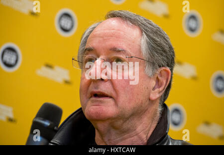 Prague, République tchèque. 30Th Mar, 2017. Cinéaste britannique Peter Suschitzky parle lors de la conférence de presse au sein du festival du film Febiofest à Prague, République tchèque, le 30 mars 2017. Photo : CTK Vit Simanek/Photo/Alamy Live News Banque D'Images