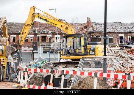 Wirral, UK. 30Th Mar, 2017. Le nettoyage continue à nouveau traversier sur le Wirral le jeudi 30 mars, 2017 après une explosion de gaz détruit et endommagé plusieurs bâtiments dans le village le 25 mars 2017 Credit : Christopher Middleton/Alamy Live News Banque D'Images