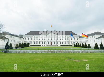 Berlin, Allemagne. Mar 29, 2017. Vue extérieure du château de Bellevue à Berlin, Allemagne, 29 mars 2017. Photo : Christophe Gateau/dpa/Alamy Live News Banque D'Images