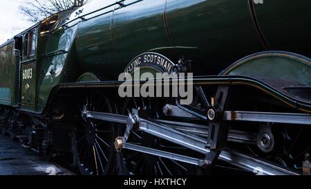 Howarth, UK. 30 mars 2017. Flying Scotsman repose la nuit avant de ré-ouverture de la régler à Carlisle. La ligne a été fermée 9 février 2016 à la suite d'un glissement de terrain. Des réparations ont coûté £23M Crédit : Graham Eva/Alamy Live News Banque D'Images