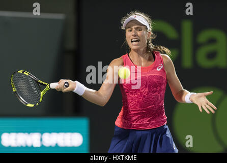 Miami, FL, USA. 30Th Mar, 2017. KEY BISCAYNE, Floride - 30 mars : Johanna Konta(GBR) en action ici, bat Venus Williams (USA) 6475 2017 à l'Open de tennis de Miami le 30 mars 2017, au centre de tennis à Crandon Park à Key Biscayne, Floride. Crédit : Andrew Patron/ZUMA/Alamy Fil Live News Banque D'Images