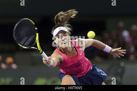 Miami, FL, USA. 30Th Mar, 2017. KEY BISCAYNE, Floride - 30 mars : Johanna Konta(GBR) en action ici, bat Venus Williams (USA) 6475 2017 à l'Open de tennis de Miami le 30 mars 2017, au centre de tennis à Crandon Park à Key Biscayne, Floride. Crédit : Andrew Patron/ZUMA/Alamy Fil Live News Banque D'Images